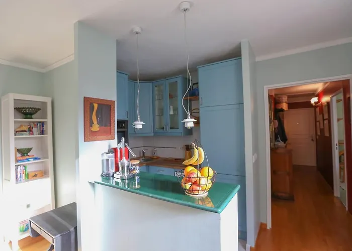 Bright Pied-a-terre Eiffel Tower 4 People