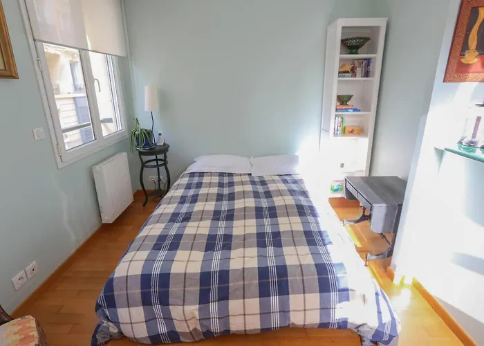 Bright Pied-a-terre Eiffel Tower 4 People * Παρίσι